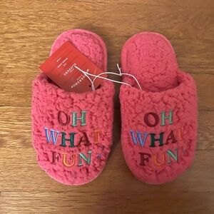 Girls Holiday slippers NWT size 11-12